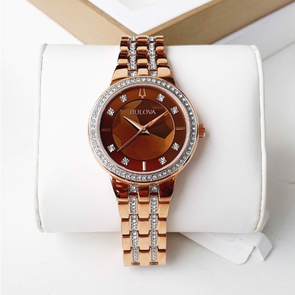 SALE! Bulova 32mm Real Diamond Bezel and Bracelet! WOW! LV!! main image 4